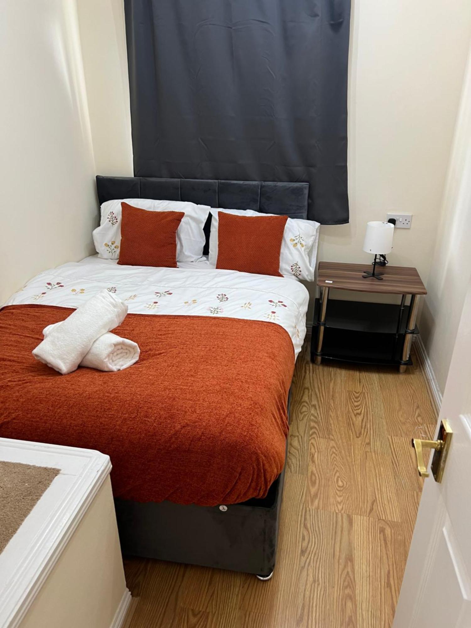 3 Bedroom Pool House In Apartment